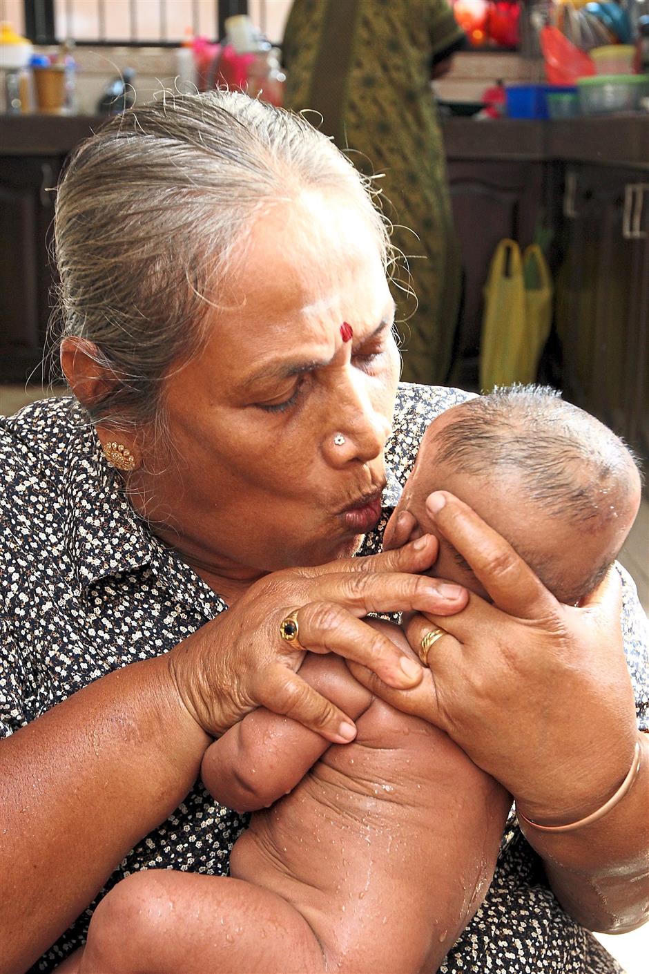 Kỳ diệu chăm sóc hậu sản bằng thảo mộc ở Ấn Độ