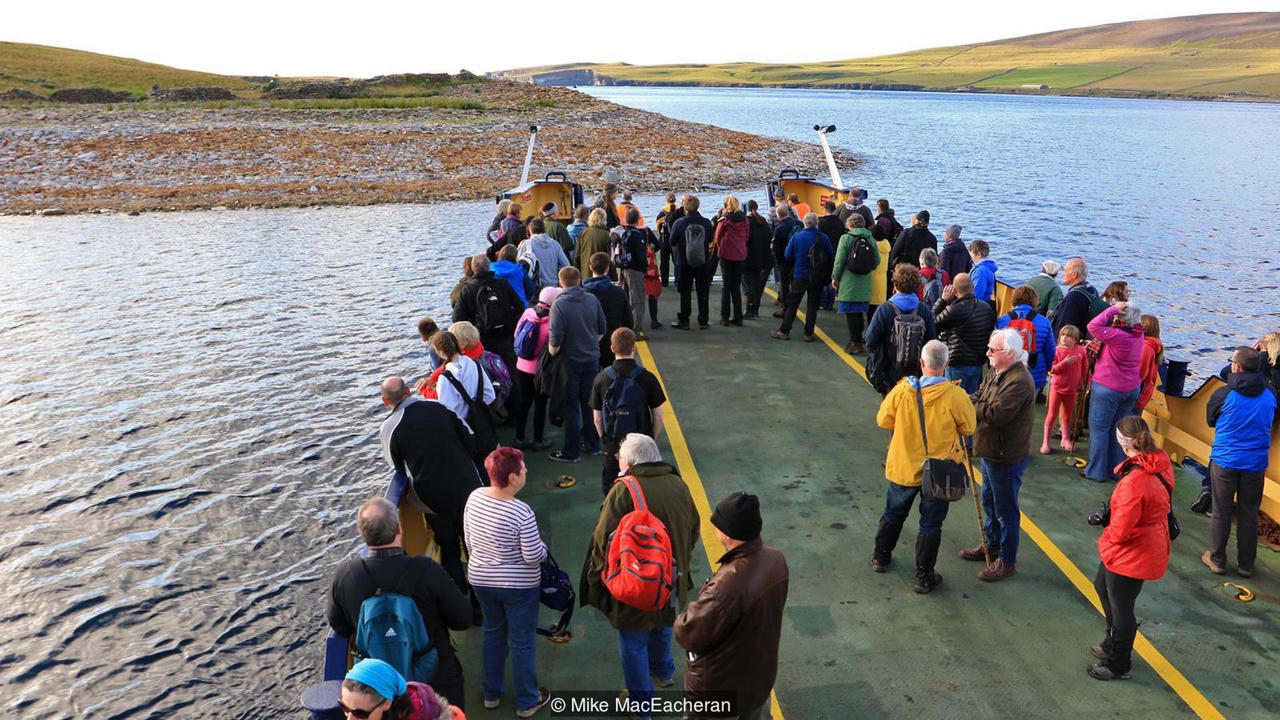 Giải mã bí ẩn hòn đảo chỉ có thể đặt chân tới một lần trong năm