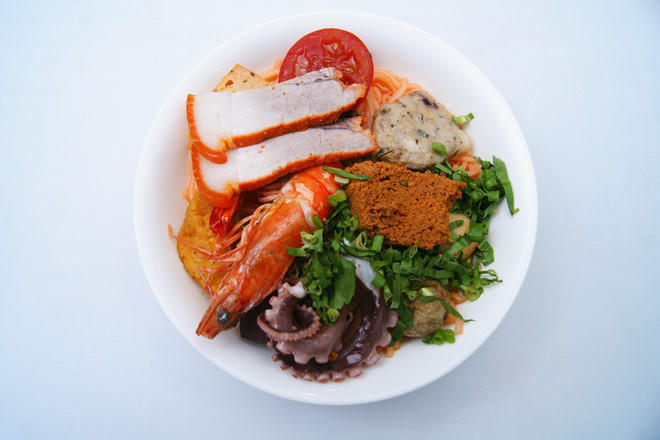 Bun rieu tom bien hut khach tai Vung Tau hinh anh 3