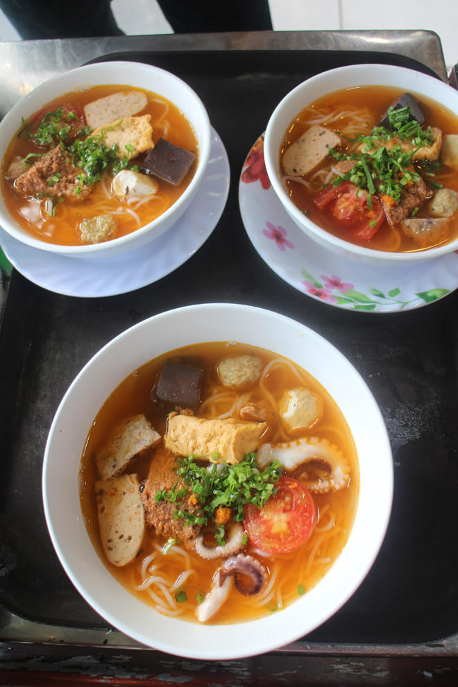 Bun rieu tom bien hut khach tai Vung Tau hinh anh 6