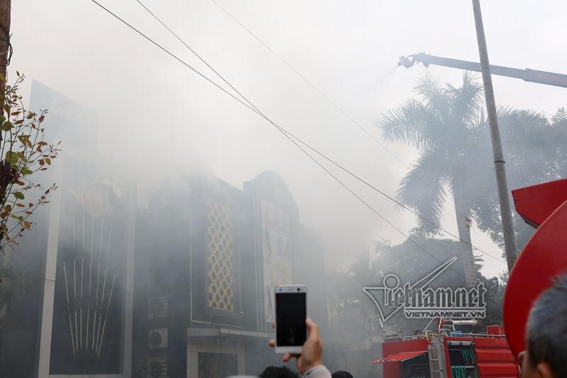 cháy,cháy quán karaoke