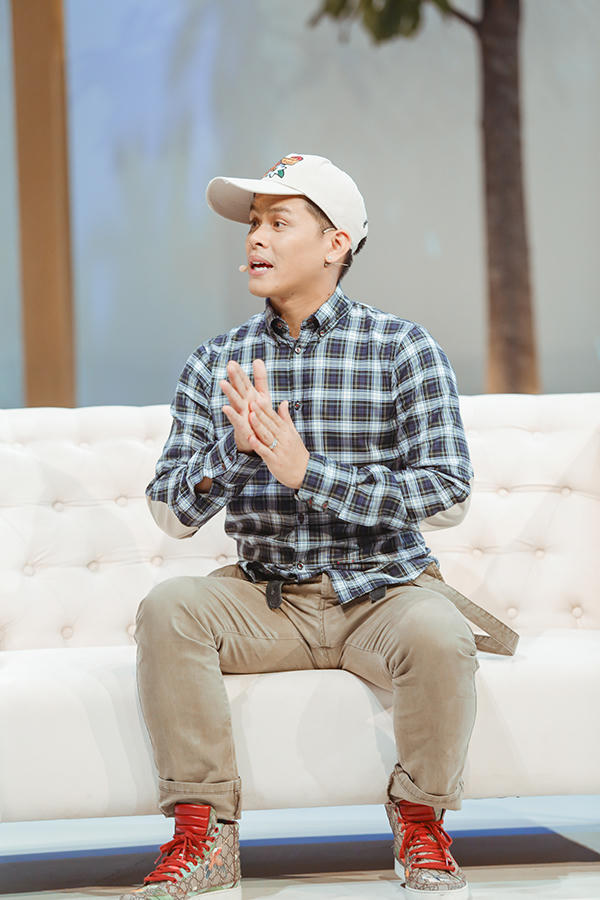 john-huy-tran-khoe-nhan-dinh-hon-sap-cuoi-ban-trai-yeu-8-nam