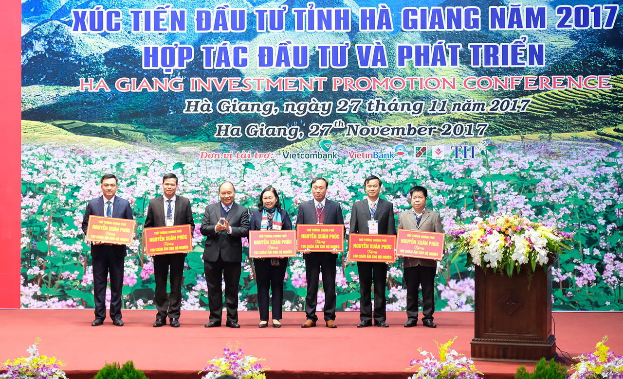 Thủ tướng ấn tượng với những nỗ lực của Hà Giang
