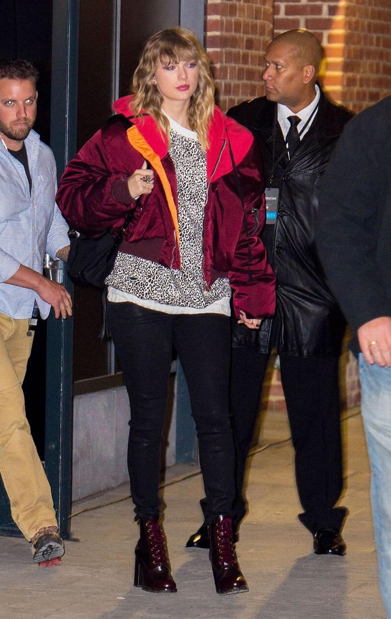 7 cách mix match đơn giản mà hiệu quả của Taylor Swift bạn nhất định phải copycat