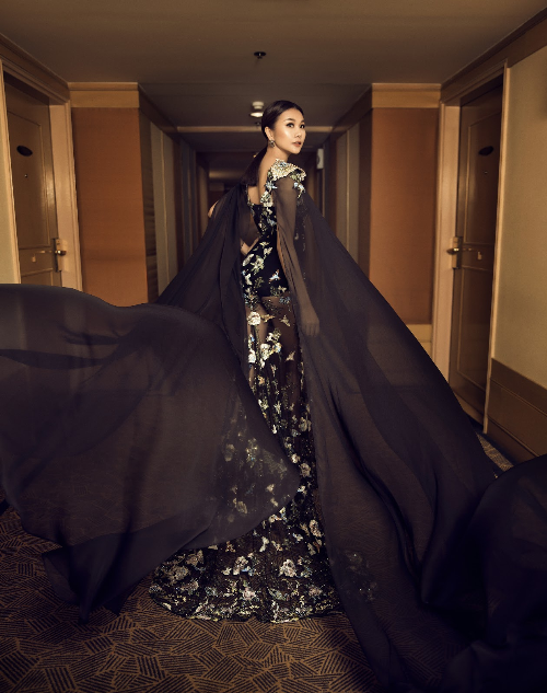 thanh-hang-hoa-quy-co-hien-dai-truoc-ngay-lam-me-chong-9