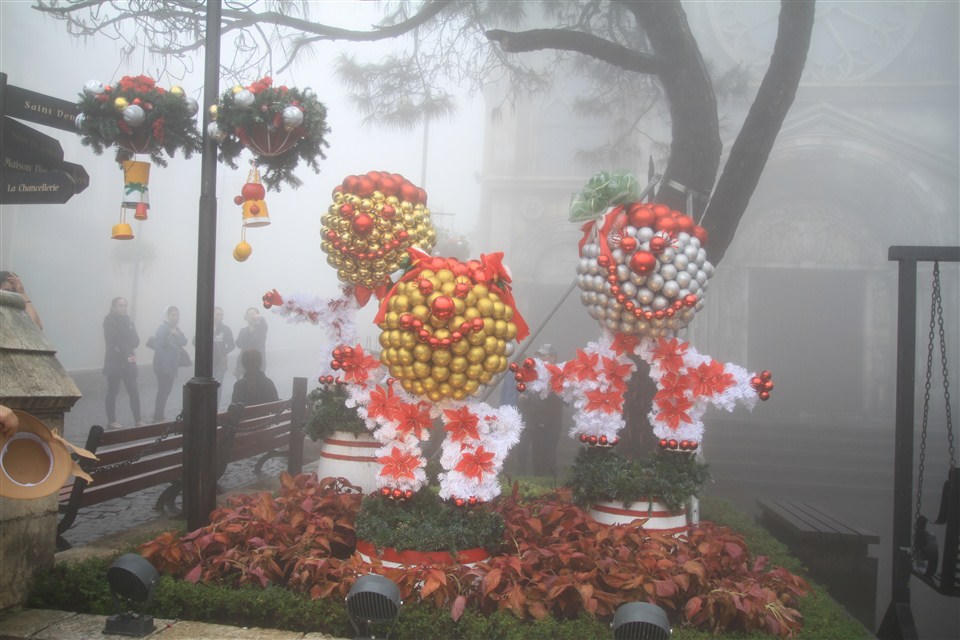 Lễ hội mùa đông rực rỡ đang chờ bạn trên đỉnh Bà Nà