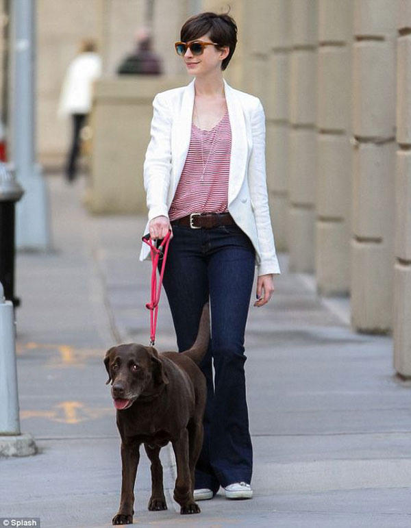 mix-blazer-linh-hoat-nhu-anne-hathaway-1