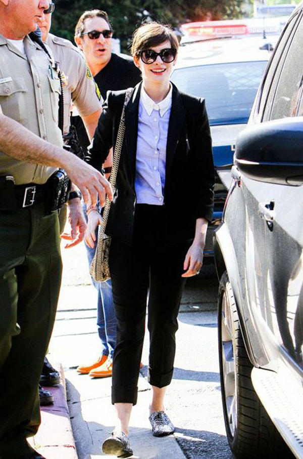 mix-blazer-linh-hoat-nhu-anne-hathaway-2
