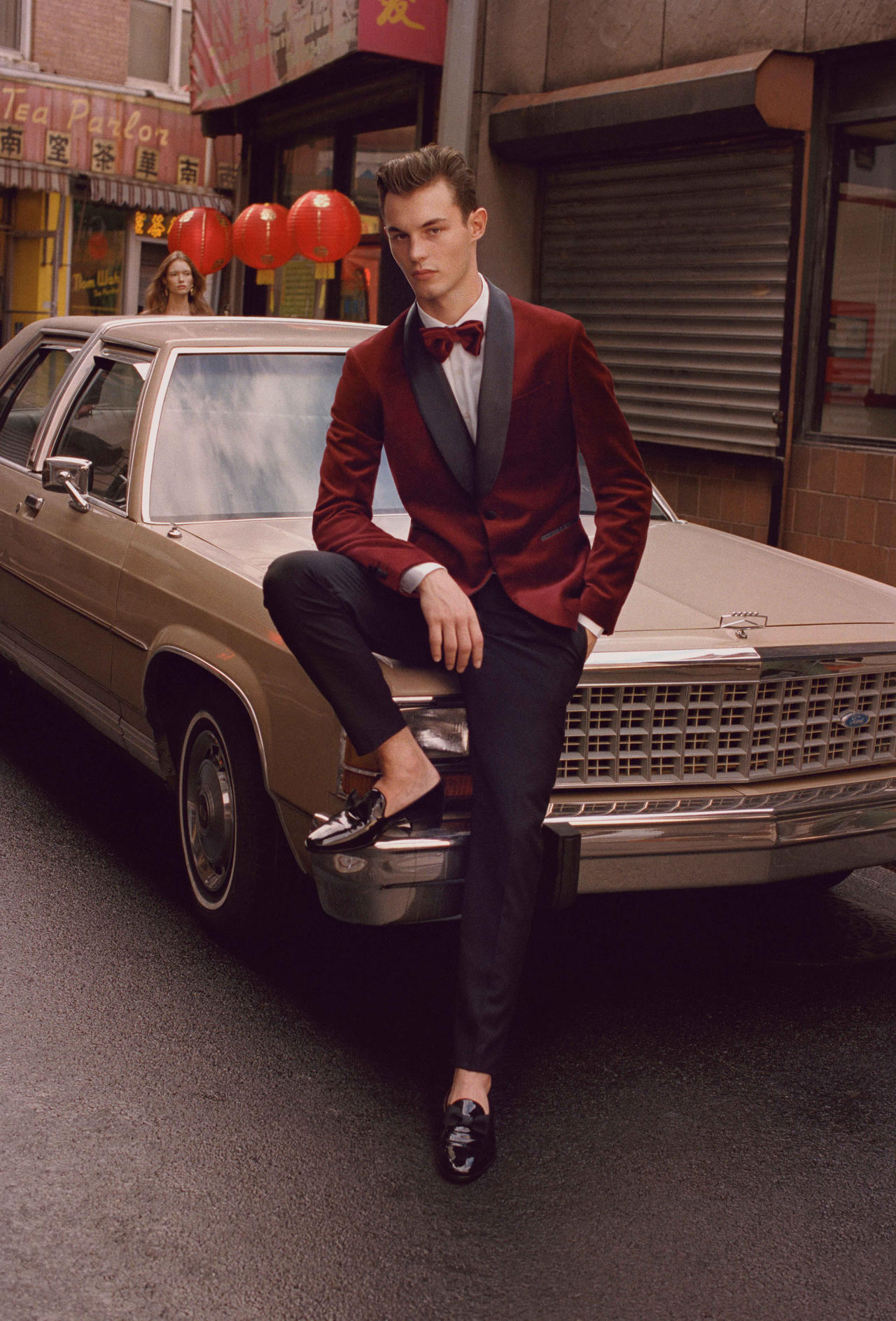 MANGO BEFORE MIDNIGHT: Chuyến hành trình quay về thập niên 70s đầy phóng khoáng