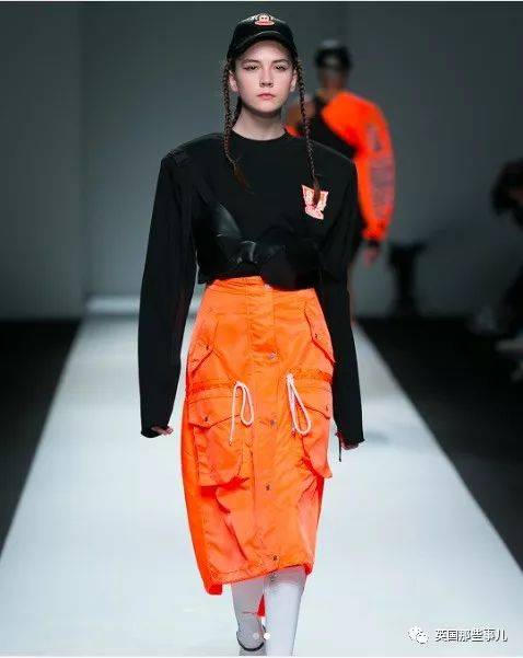 Vụ đột tử nhiều uẩn khúc của người mẫu Nga 14 tuổi