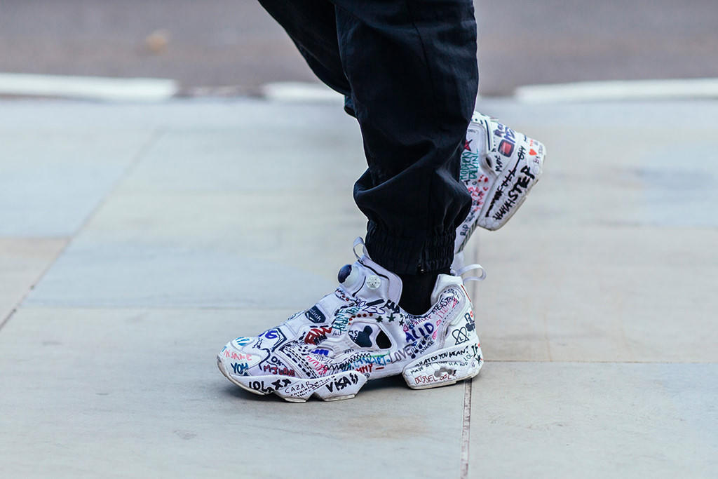 Nhung mau sneaker noi bat nhat tai cac tuan le thoi trang nam 2017 hinh anh 7