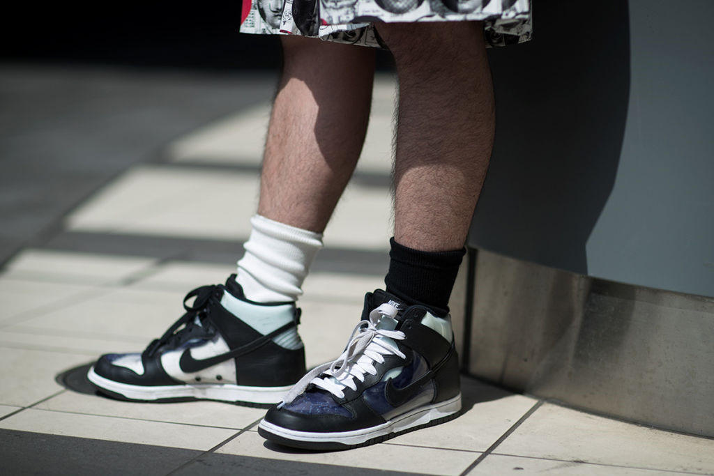 Nhung mau sneaker noi bat nhat tai cac tuan le thoi trang nam 2017 hinh anh 9