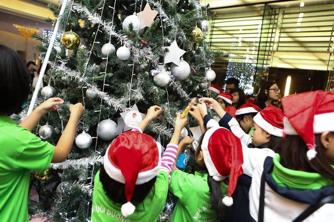 Những cây thông Noel độc và lạ ở Việt Nam