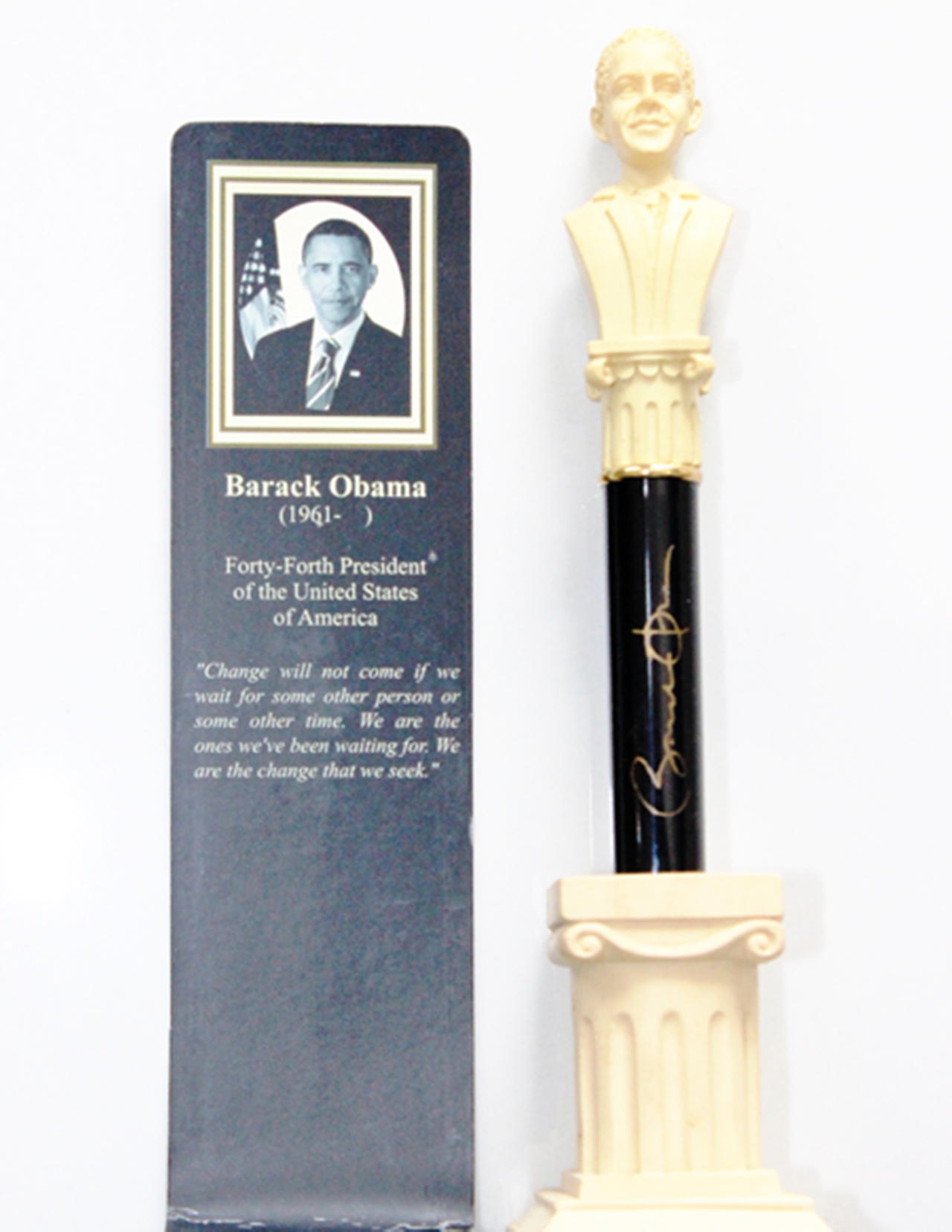 2.500 cây bút từ khắp phương trời hội tụ trong bộ sưu tập của ông bác sĩ