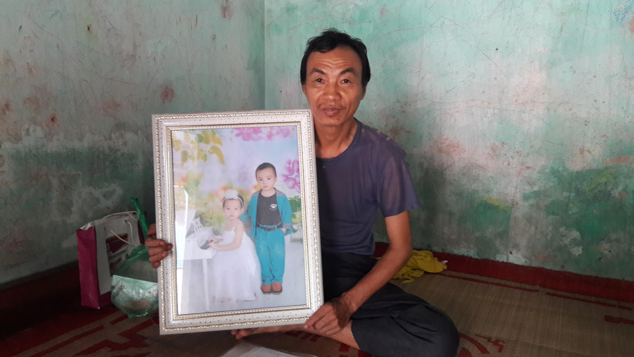 Hạnh phúc mỉm cười với người đàn ông từng 3 lần định nhảy sông tự tử