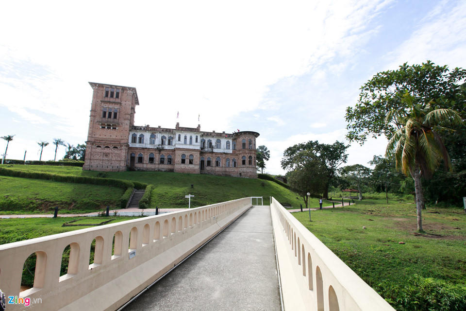 Kham pha lau dai bi an nhat Malaysia hinh anh 2