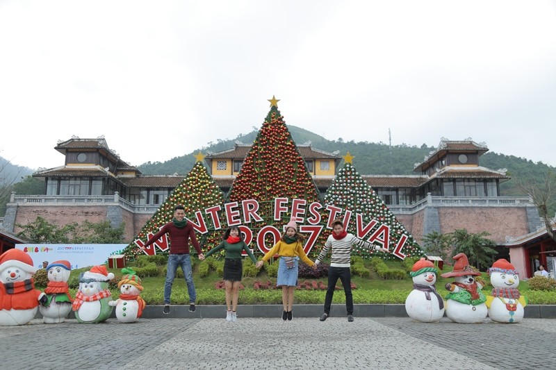 Mê mẩn sắc màu Giáng sinh trên đỉnh Bà Nà