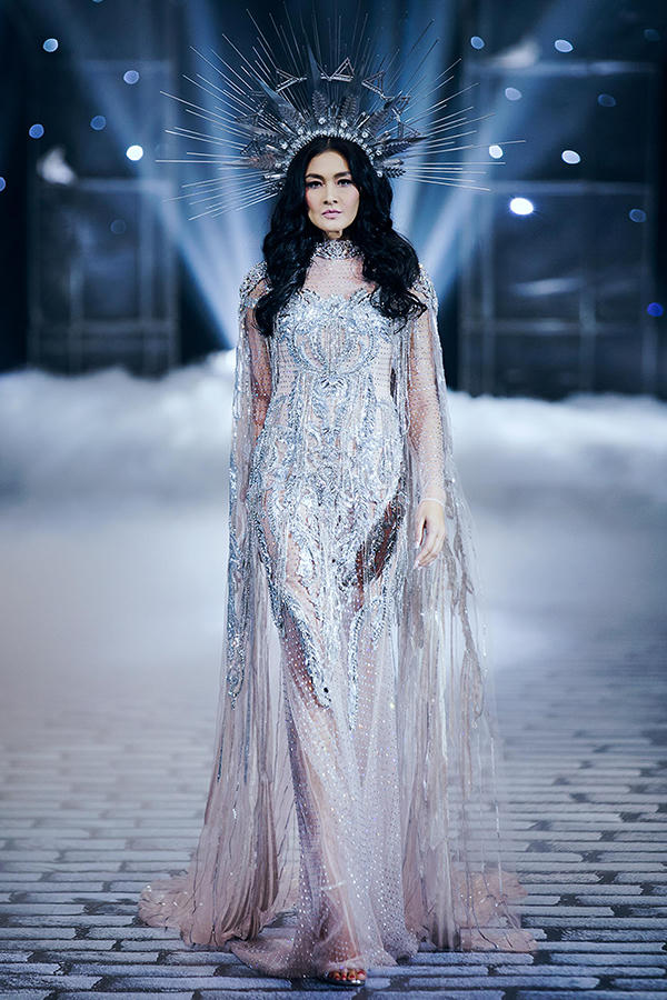 sieu-mau-lukkade-hoa-nu-than-trong-show-dien-chung-thanh-phong