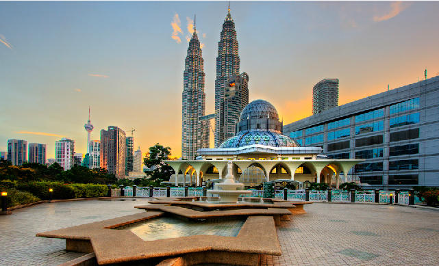 goi-y-diem-den-nuoc-ngoai-khong-can-can-nhac-lau-cho-ky-nghi-cuoi-nam-3