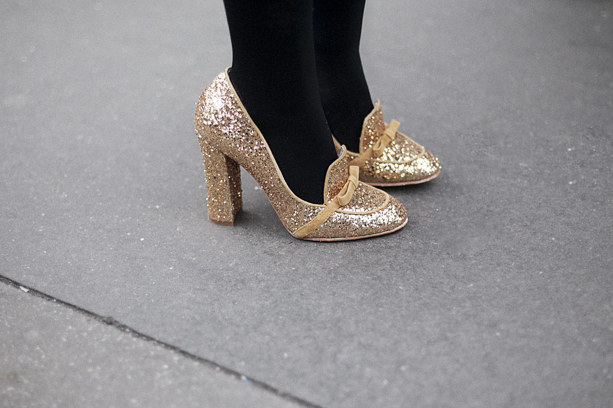 Giày cao gót lấp lánh cho đêm tiệc cuối năm