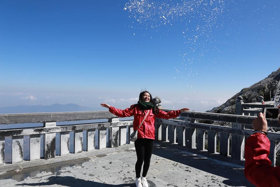 Đón năm mới ở thiên đường tuyết rơi Fansipan, bạn đã thử chưa?