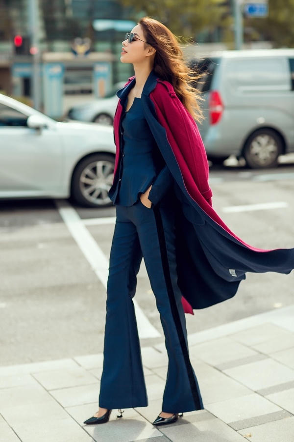 Phạm Hương diện mốt giấu quần dạo phố Seoul