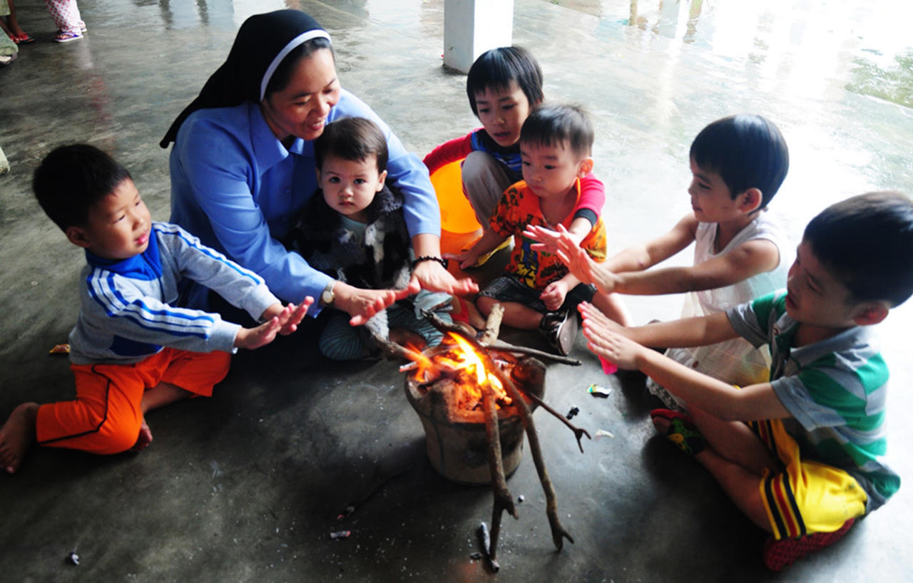 Những đốm lửa xoa tan giá lạnh ở Cô Nhi viện Phú Hòa