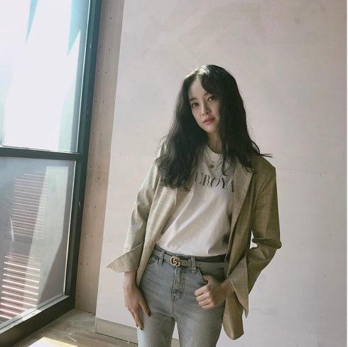 Giải mã phong cách của bạn gái G-Dragon – Lee Joo Yeon