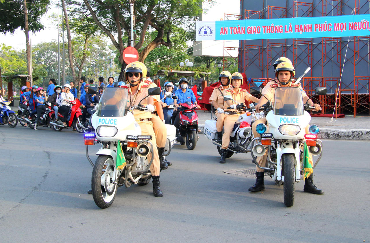Cần Thơ: Ra quân Năm An toàn giao thông 2018