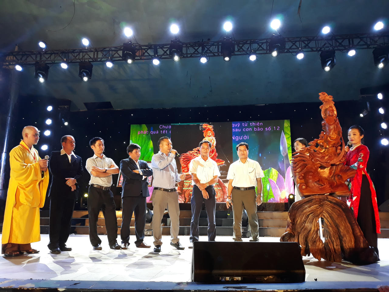 Việt Úc Group hướng về đồng bào miền Trung bị thiên tai