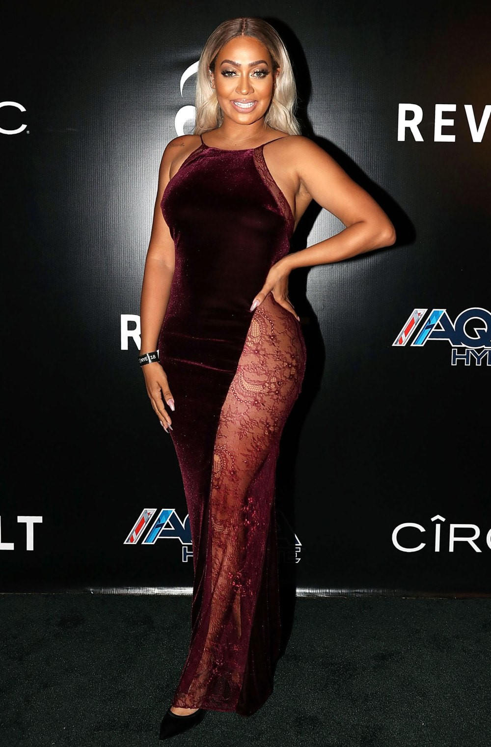 Gal Gadot mac dep nhat tuan voi bo canh hong noi bat hinh anh 11