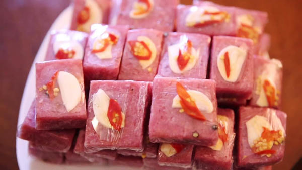 7 thực phẩm ngày Tết dễ nhiễm độc cần hạn chế ăn - 3