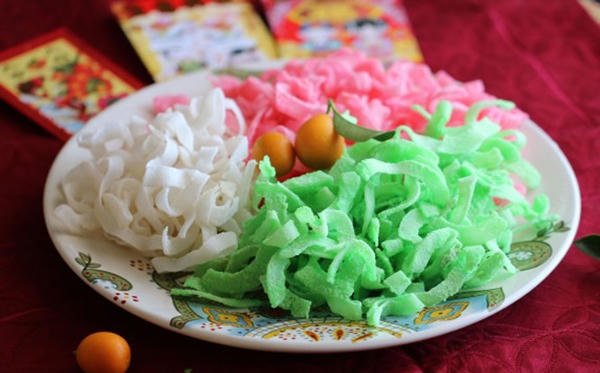 7 thực phẩm ngày Tết dễ nhiễm độc cần hạn chế ăn - 4