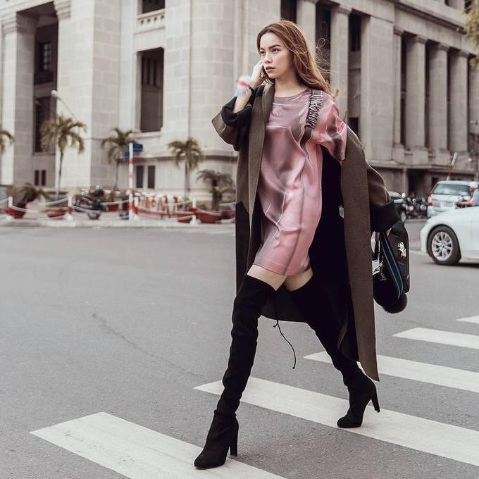 \'Bắt chước\' cách mix boots cao quá gối từ sao Việt