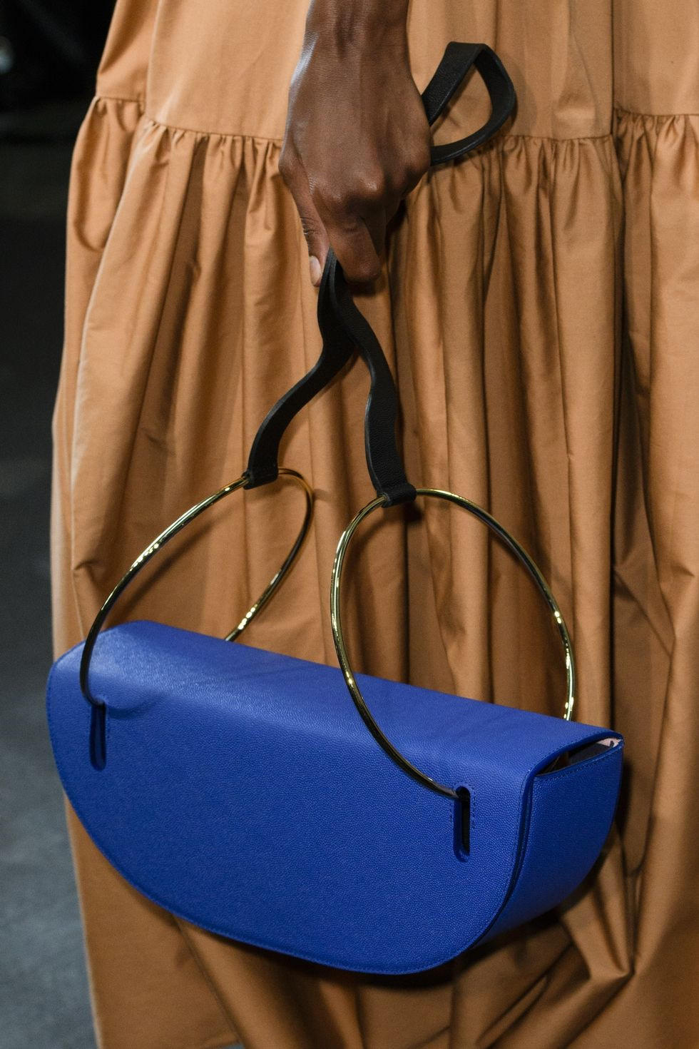 Kieu dang tui xach nao se len ngoi nam 2018? hinh anh 2