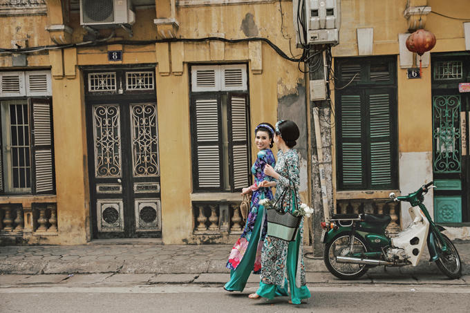 Cặp song sinh Huyền Thư - Thư Huyền hoá Cô ba Sài Gòn&nbsp; - 2