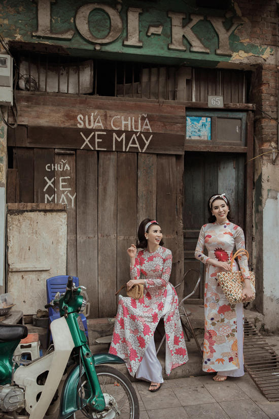 Cặp song sinh Huyền Thư - Thư Huyền hoá Cô ba Sài Gòn&nbsp; - 1