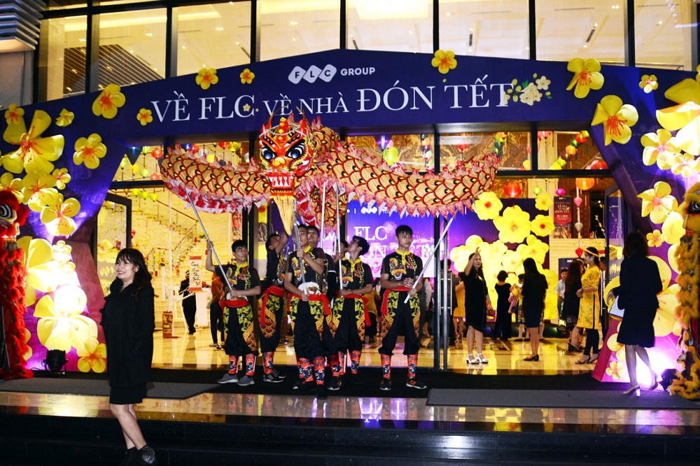 Chủ nhân 18 căn condotel và nhà phố FLC Quy Nhơn “ngẫu hứng” song ca cùng ngôi sao trong chương trình nghệ thuật tri ân khách hàng