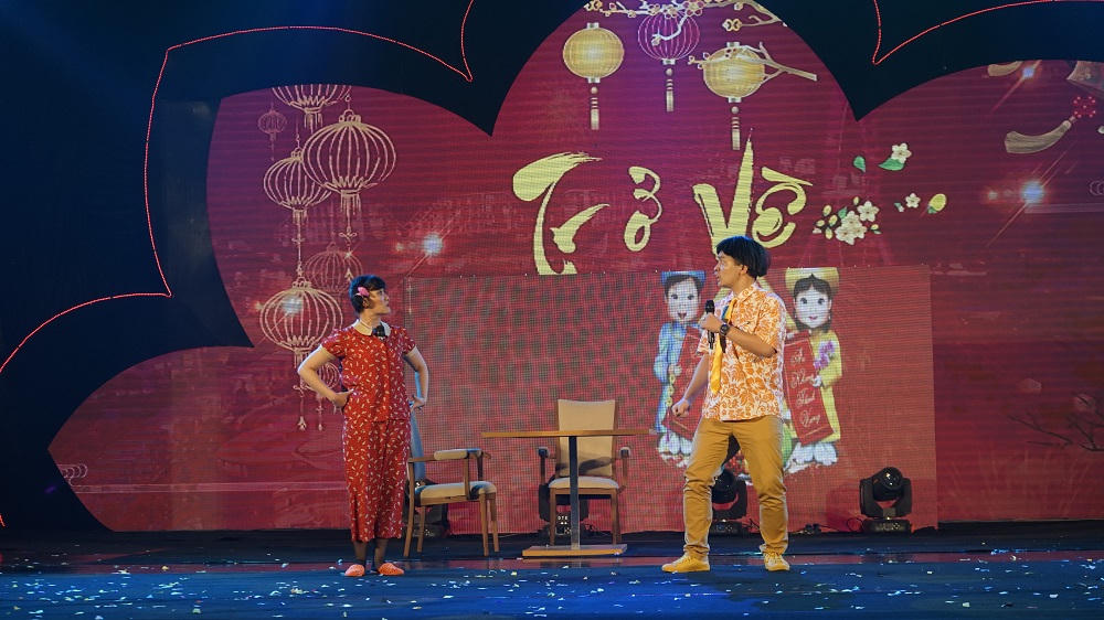 Chủ nhân 18 căn condotel và nhà phố FLC Quy Nhơn “ngẫu hứng” song ca cùng ngôi sao trong chương trình nghệ thuật tri ân khách hàng