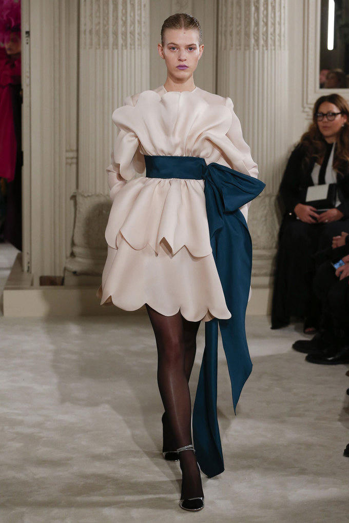 Loạt thiết kế lộng lẫy trên sàn diễn Haute Couture xuân 2018