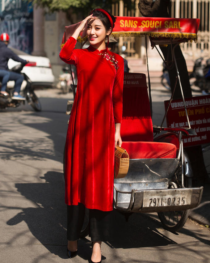 Sao Việt thi nhau diện sắc đỏ đón xuân về