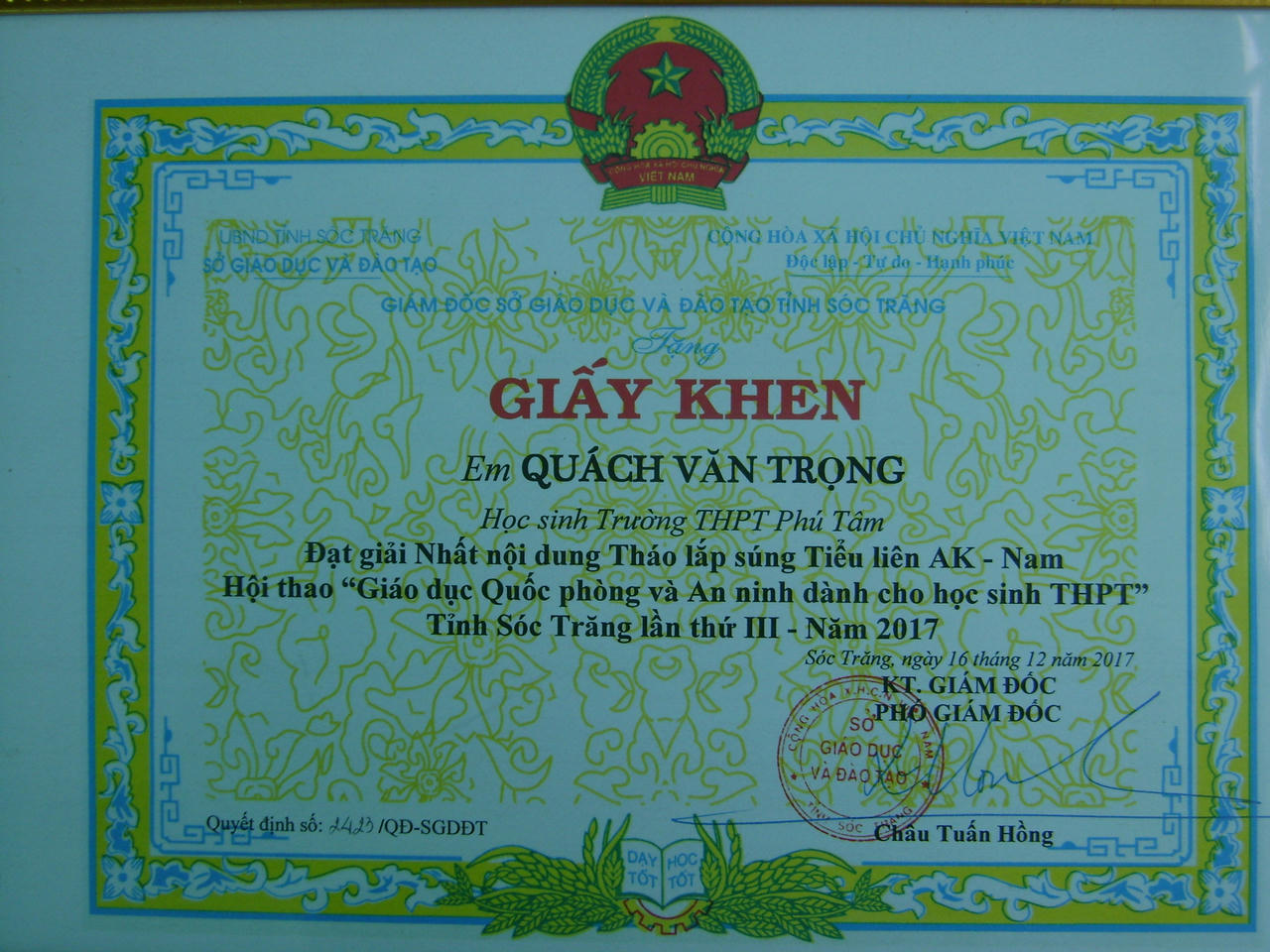 Cậu học trò có tài... tháo lắp súng tiểu liên AK 'nhanh như gió' 