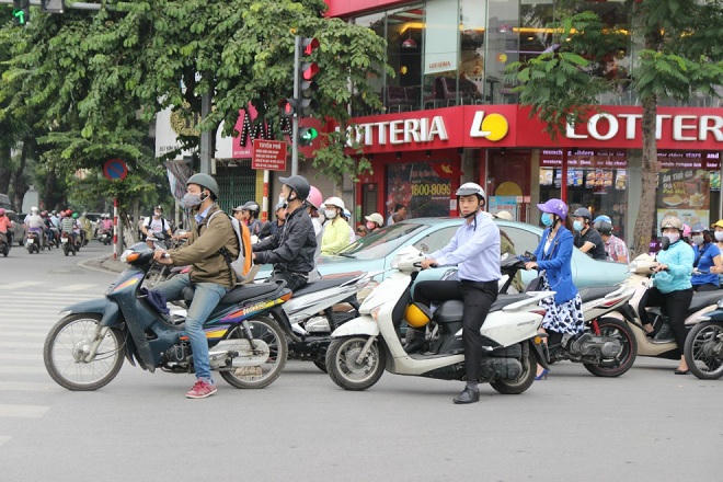 Sắc màu mùa đông trên phố phường Hà Nội