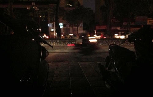 Nổ trạm biến áp, 5 quận Thủ đô bị mất điện