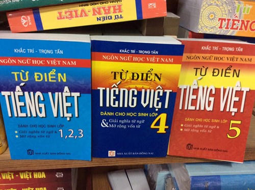 Thu hồi trên toàn quốc 8 cuốn từ điển tiếng Việt của NXB Đồng Nai