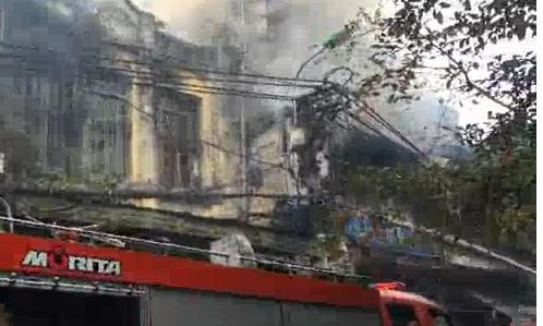 Hà Nội: Cháy lớn trên phố Hàng Bồ