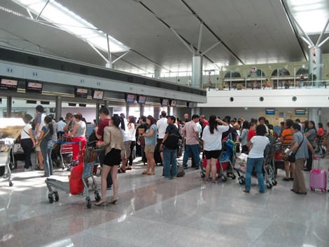 Bộ trưởng Thăng “lệnh” giảm giá vé máy bay cự ly ngắn