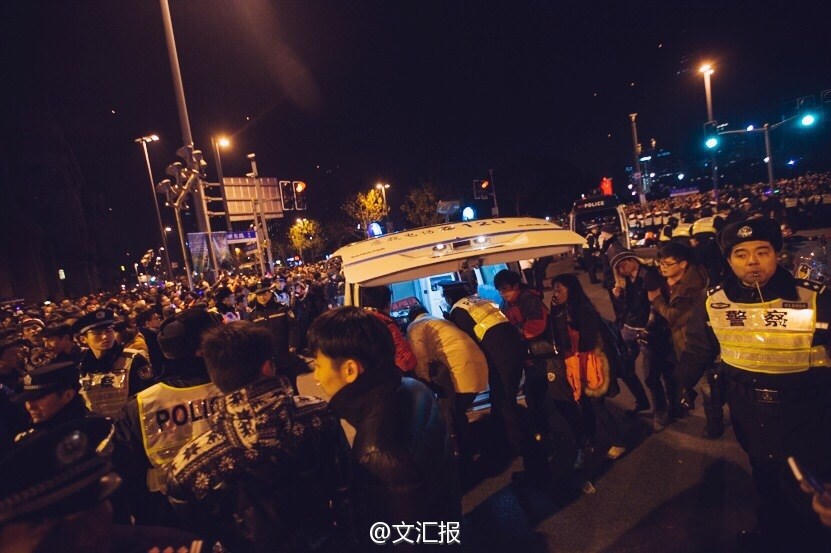 Hiện trường vụ giẫm đạp đêm giao thừa tại Thượng Hải làm 30 người thiệt mạng