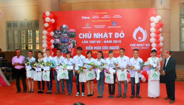 Sôi động ngày Chủ Nhật Đỏ trên đại ngàn Tây Nguyên