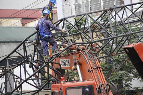 Loay hoay khắc phục sự cố sập cần cẩu dự án đường sắt